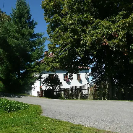 شقة Apartman Horice Na Sumave *